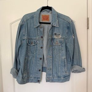 Levi's Light Blue Denim Jacket with Tan Leather Patch